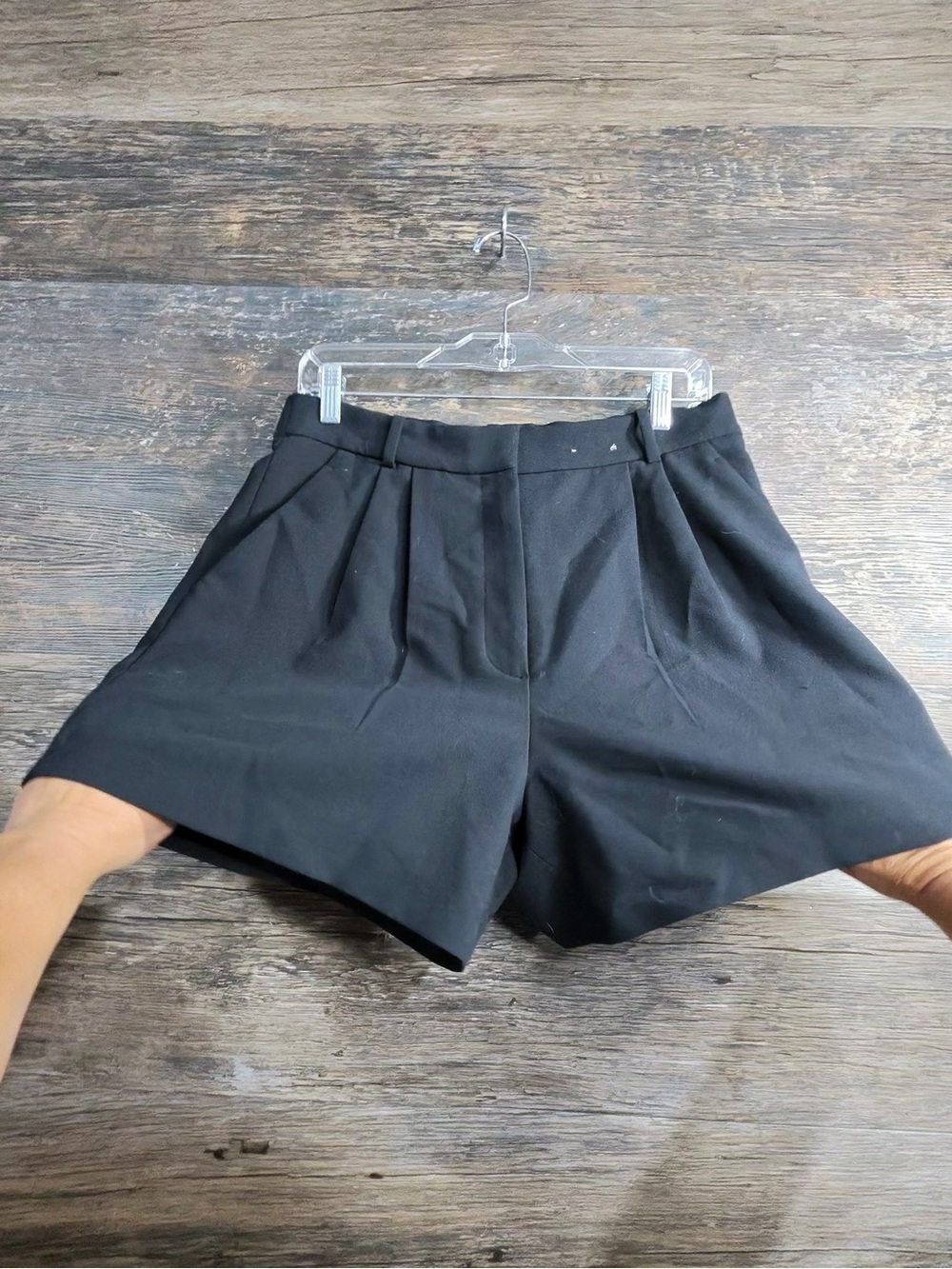 Abercrombie & Fitch Black High-Rise Tailored Shorts - Picture 4 of 10